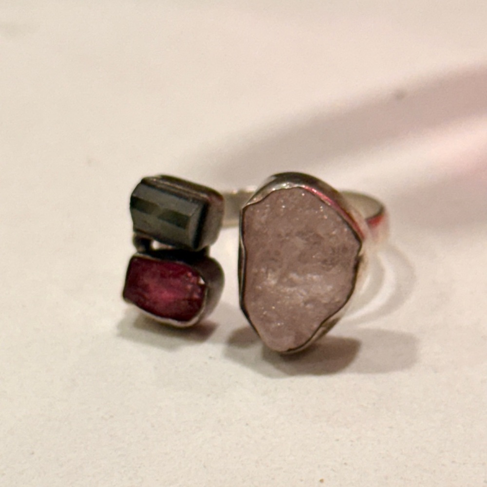 Elegant Silver and Pink Stone Ring